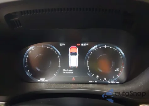 2021 Volvo Xc60 T5 Momentum z USA, uszkodzony, nr VIN YV4102RK3M1822289